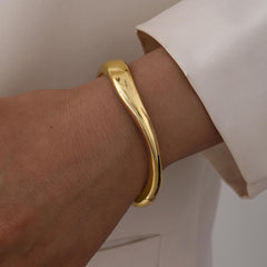 Gold Bangle Bracelets for Women Classic Cuff and Bangle Stack Elegant Jewelry Stylish Layered Wristwear