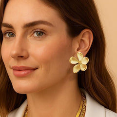 1 Pair Gold Flower Earrings for Women, Trendy Non Piercing Flower Dangle Earring, Elegant Gold Plated Lightweight Floral Earrings for Non-Pierced Ears
