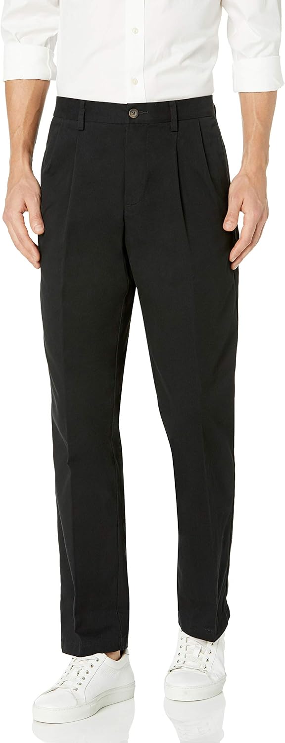 Amazon Essentials Men's Classic-Fit Wrinkle-Resistant Pleated Chino Pant (Available in Big & Tall)