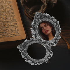 Luxshiny 4pcs Vintage Mini Picture Frames Elegant Resin Craft for Home Wall Decor for Displaying Photos and Small Treasures Portable and Stylish Decoration