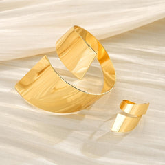 Gold Bangle Bracelets for Women Stylish Cuff and Bangle Jewelry Elegant Layered Wristwear Timeless Accessories